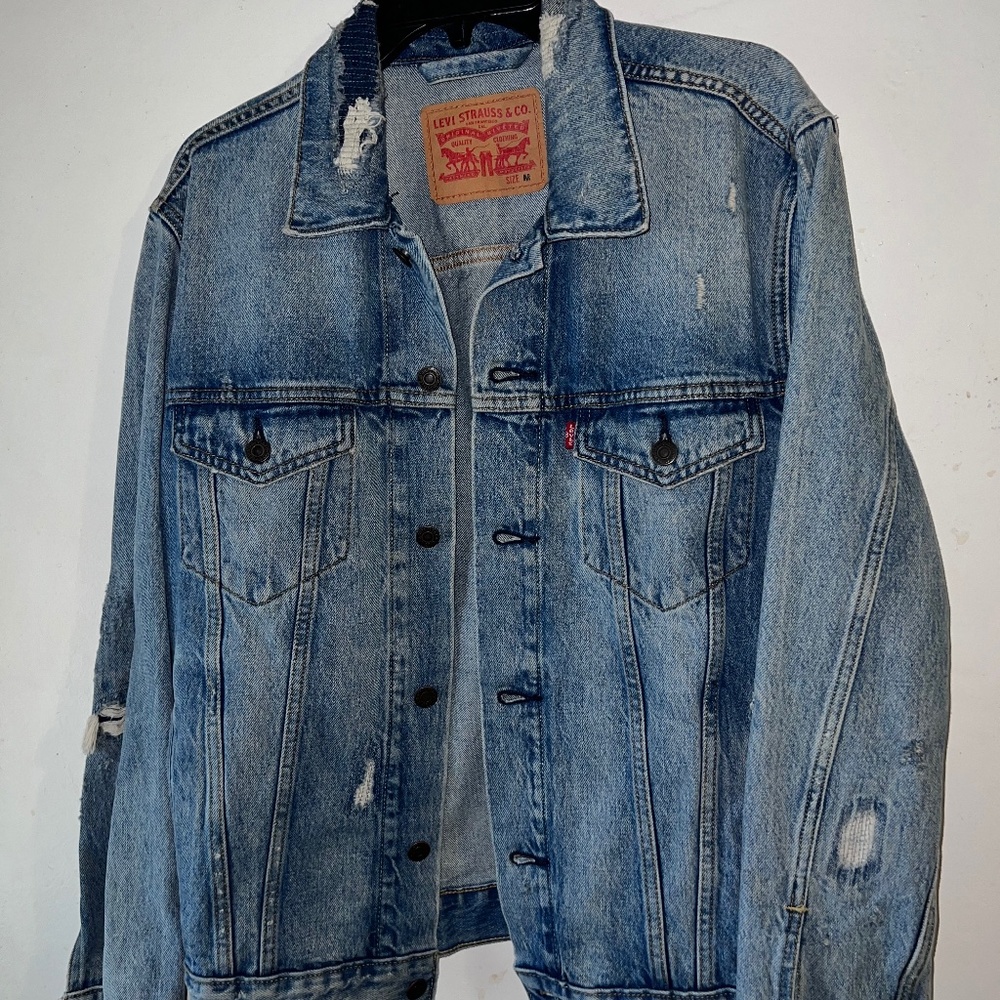 Levi's Denim Jacket sz.M *EXCELLENT CONDITION*